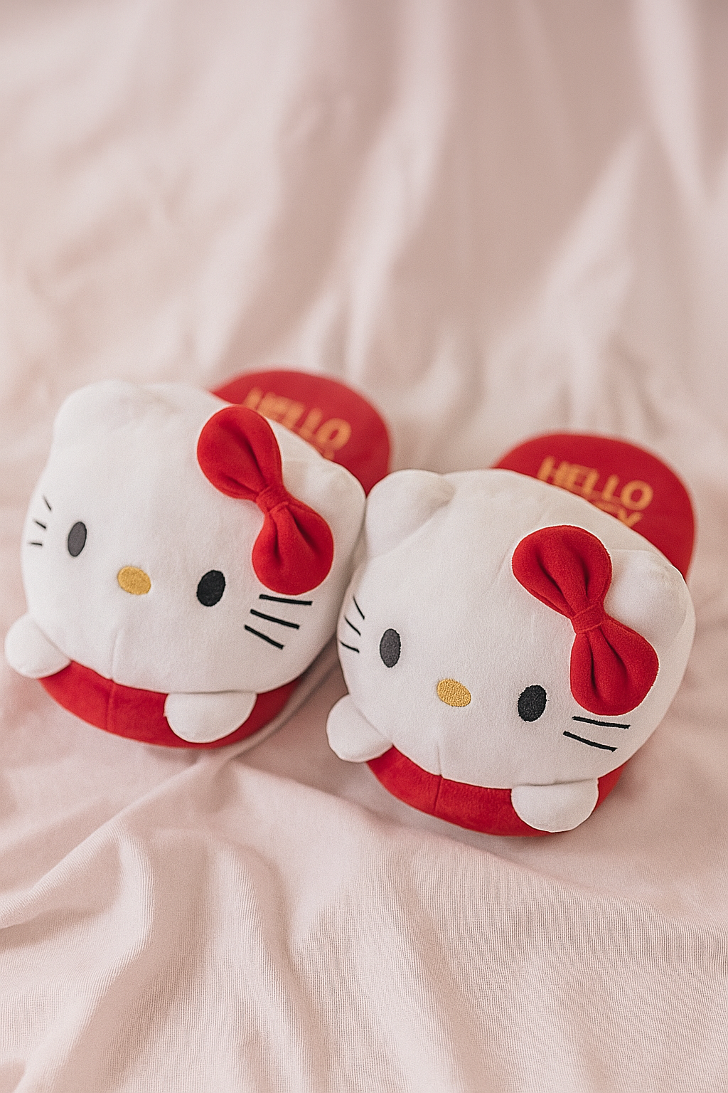 Hello Kitty Plush Slippers (Free Size)